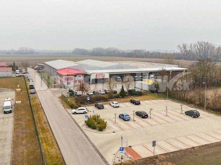 PREDAJ: Skladové priestory s pozemkami v Dunajskej Strede