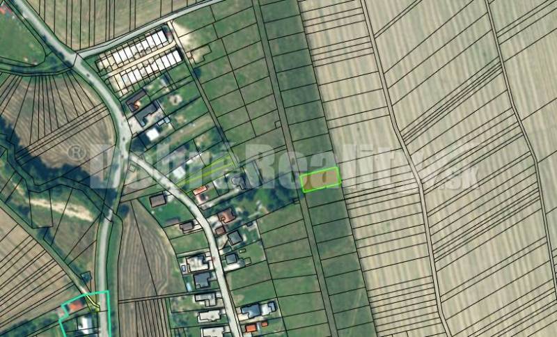 Ponúkame Vám na predaj rovinatý stavebný pozemok s výmerou 848 m2 v ob