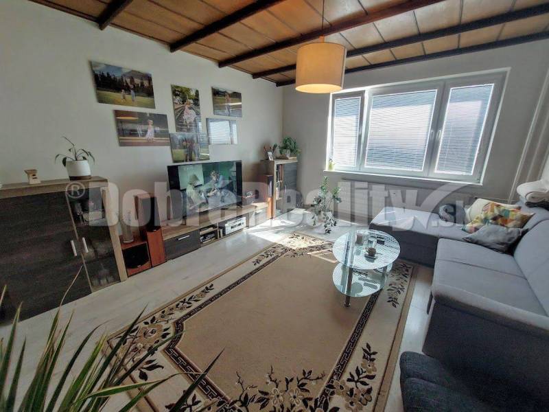 Kompl. prerobený a zariadený 3-i. byt,ul. Žarnova, Prievidza