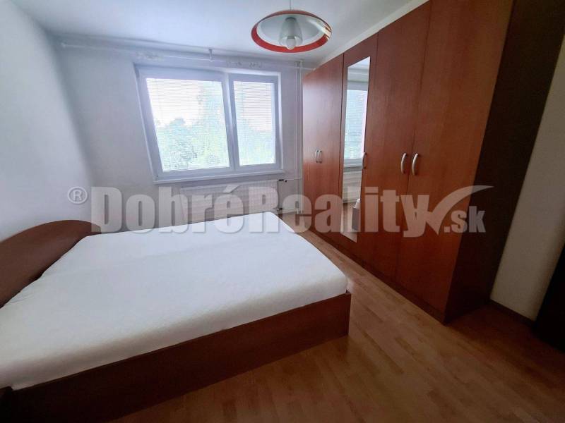 iba u nás na predaj 2 izb byt blízko centra mesta s 2 balkonmi