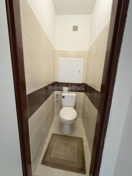 NA PREDAJ 3 IZBOVÝ BYT S VLASTNOU PREDZÁHRADKOU