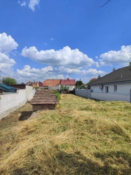 Stavebný pozemok v meste Nové Zámky na predaj !