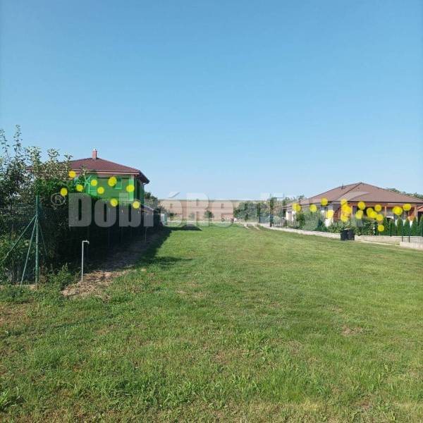 Stavebný pozemok na predaj – 1035 m², Ivanka pri Nitre | Vydané staveb