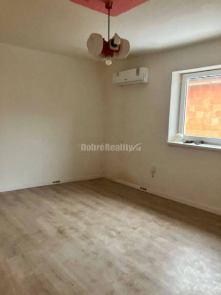 Rodinný dom vo Fiľakove na predaj!!  - pomôžeme Vám vybaviť úver