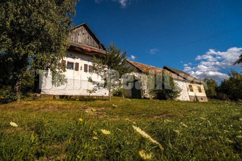 PREDAJ: Gazdovstvo u Kukučkov, 522 m2, Pliešovce - Zaježová - Podrimáň