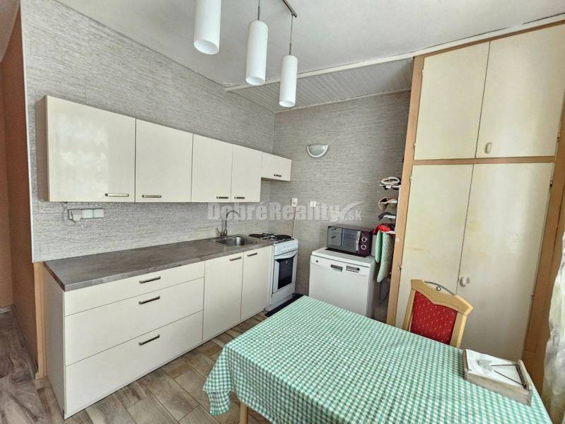 PREDAJ 3 izbovy byt v centre Nitry na Schurmannovej ulici