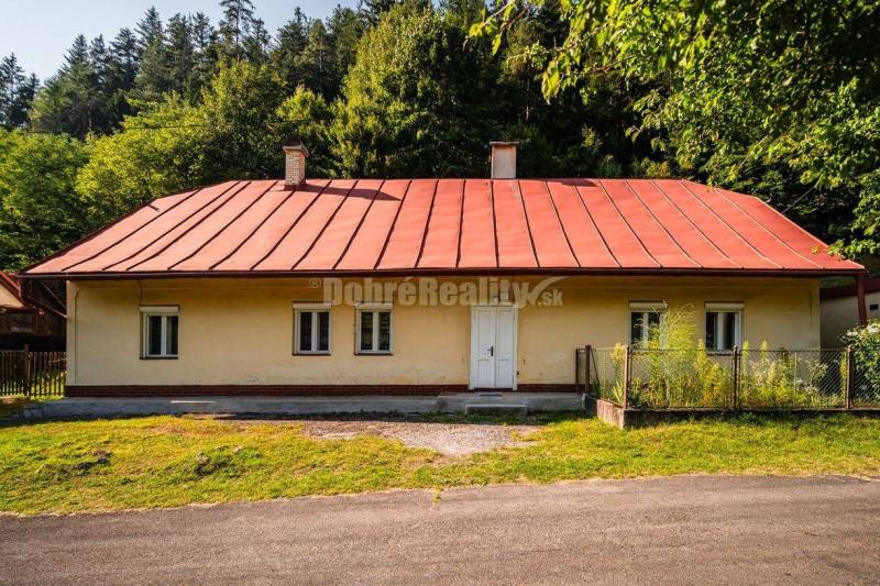 PREDAJ: Pôvodný starohorský dom pod lesom, 154 m2, Staré Hory - Na tro