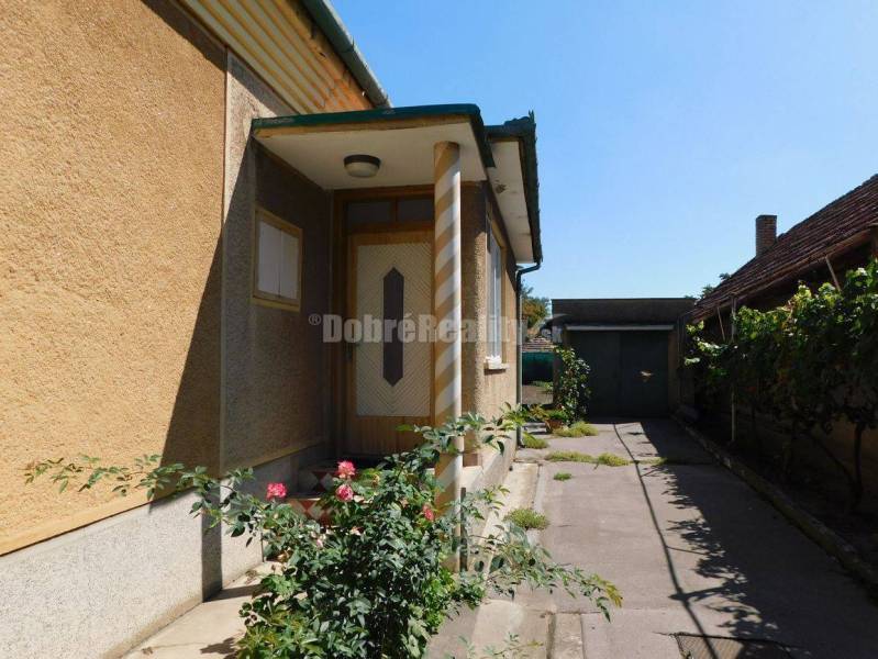 Ponúkame Vám na predaj 4-izb. rodinný dom vo Dvoroch nad Žitavou len 8