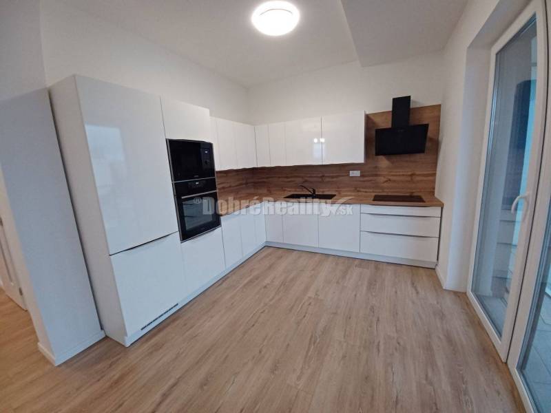 Prenajom 2izb byt Soho.Andovska