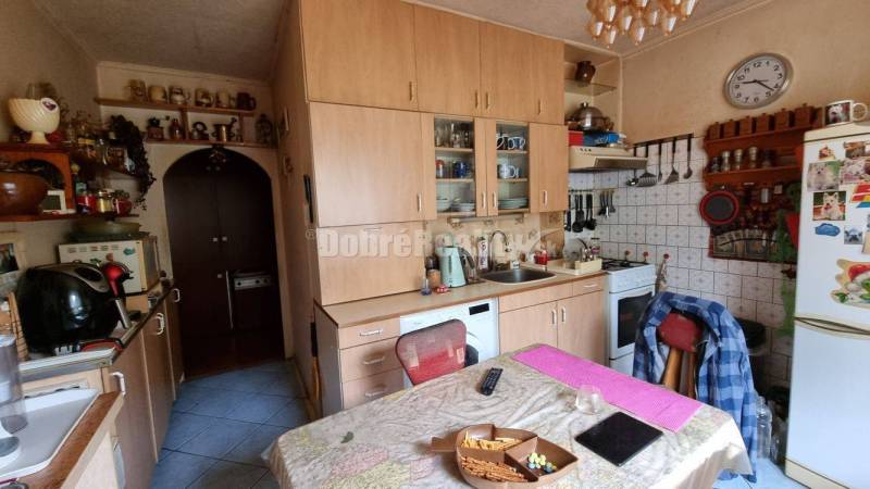 REZERVOVANÉ! Exkluzívne! Na predaj 3 - izbový byt za super cenu na síd