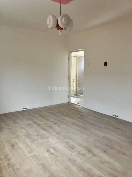 Rodinný dom vo Fiľakove na prenájom...