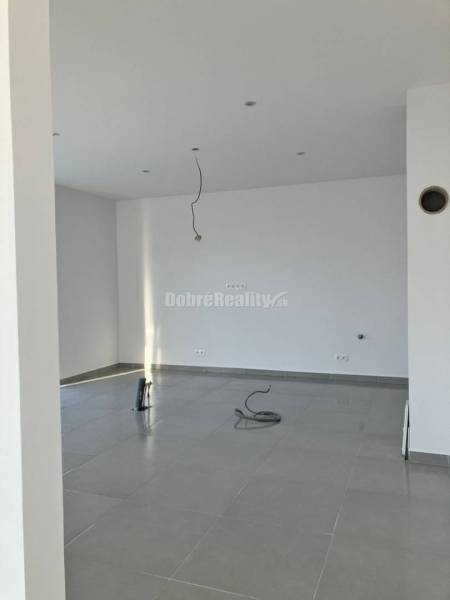 Ponúkame Vám na predaj 3 - izbový rodinný dom po kompletnej rekonštruk