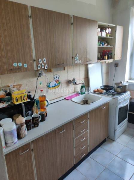 Dvojgeneračný RD v Ludaniciach, tichá ulica