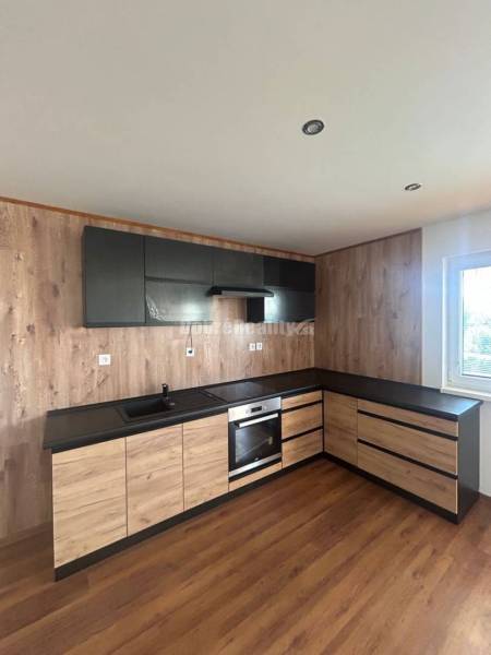 Prenájom 3izb bytu pri Gymnáziu 