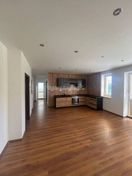 Rezervované : Prenájom 3izb bytu s veľkou terasou  pri Gymnáziu 