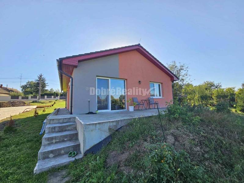 ZNÍŽENÁ CENA! MODERNÁ 4 roč.NOVOSTAVBA - NA PREDAJ v obci BABINDOL