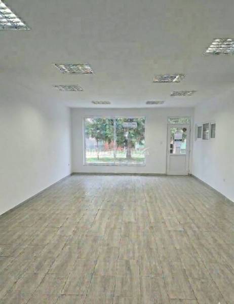 Dobré reality - predaj obchodné priestory 77.86m2 na prízemí v centre 