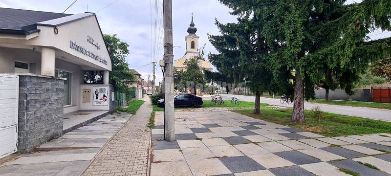 Dobré reality - predaj obchodné priestory 77.86m2 na prízemí v centre 