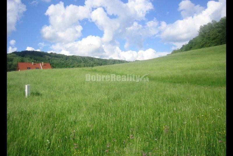 DOBRÉ REALITY - Kúpim pozemok v okrese Prievidza pre výstavbu rodinnéh