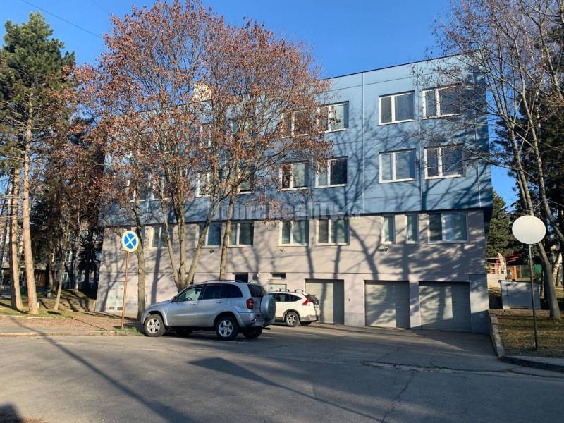 DOBRÉ REALITY - Priestory na prenájom, 20 m2, budova Allianz, Záhradní