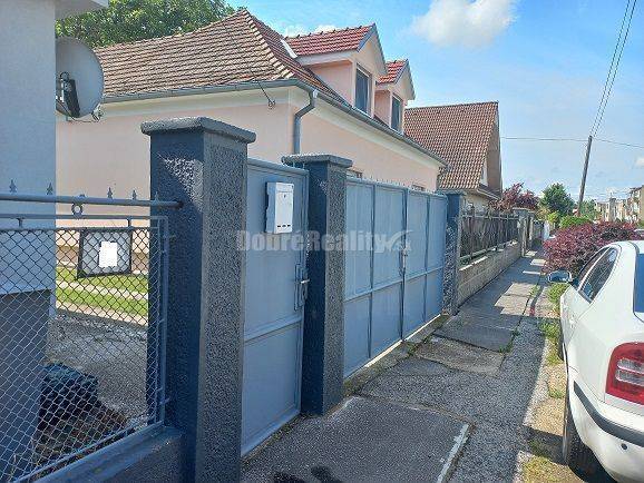 RK DOBRÉ REALITY - Kompletne zrekonštruovaný rodinný dom v Blatnej na 