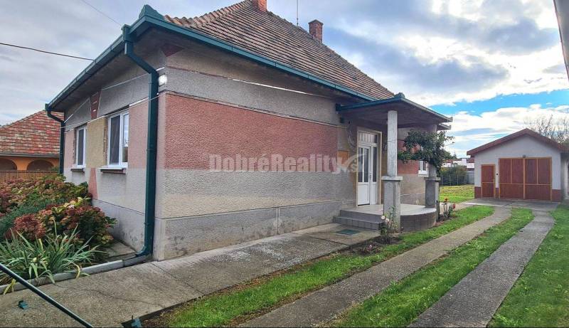 Dobré  reality na predaj domček vo výbornom stave s garážou, na peknom