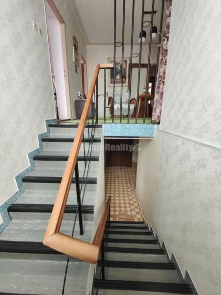 Dobré Reality Vám ponúkajú krásny nadčasový rodinný dom v obci Vlčany 