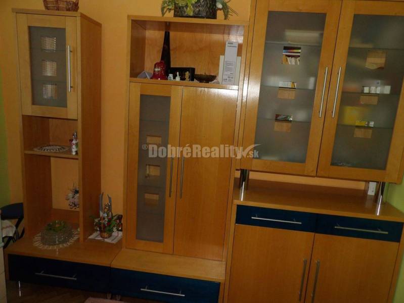 Trojizbák v príjemnej časti Šale na PREDAJ