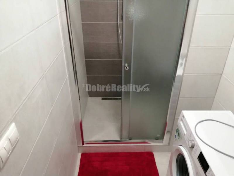 PRENÁJOM: MODERNÝ, ZARIADENÝ 2 IZBOVÝ BYT PRI NEMOCNICI F. D. R.