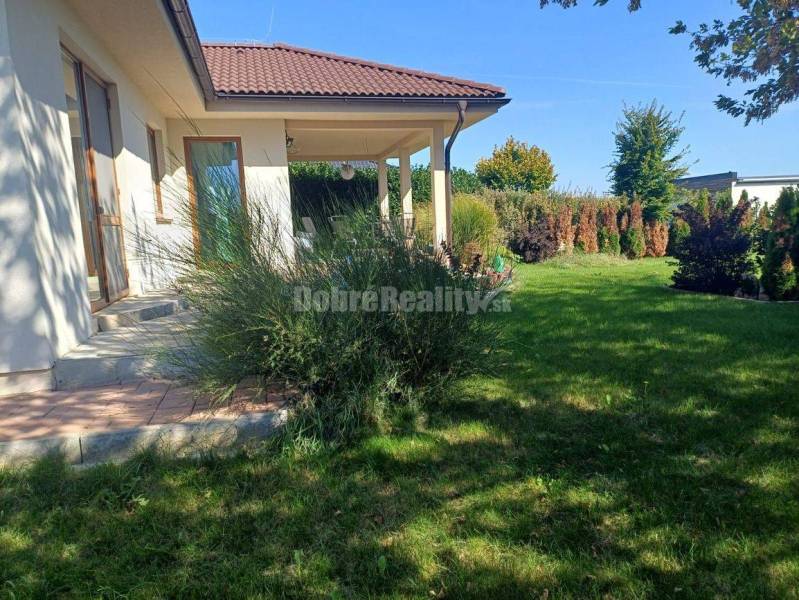 Na predaj moderný rodinný dom v tichej časti Beladíc – Pustý Chotár 