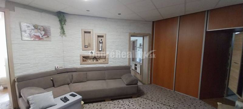 EXKLUZÍVNE: 4-izbový tehlový byt na Zobore s atmosférou rodinného domu