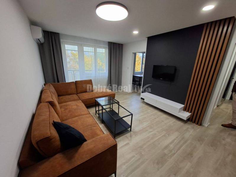 DOBRÉ REALITY - krásny 2-i. byt na prenájom v centre Prievidze-rezervo