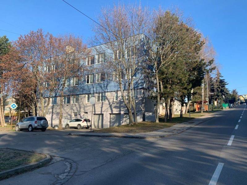 DOBRÉ REALITY - Priestory na prenájom, 30 m2, budova Allianz, Záhradní