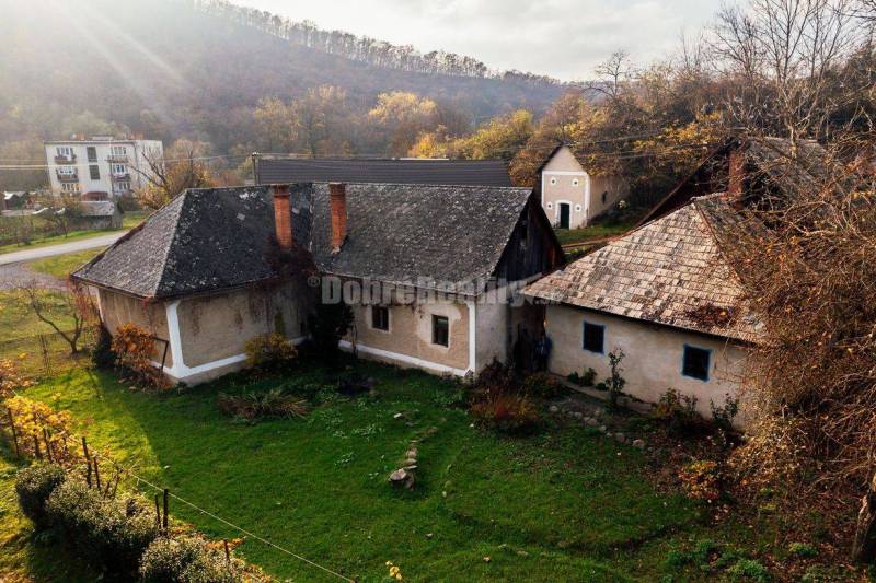 PREDAJ: Historický mlyn s náhonom, obytnou časťou a samostatným domom,