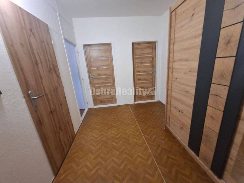 Top ponuka.Prenajom 2 izb bytu na sidlisku Juh