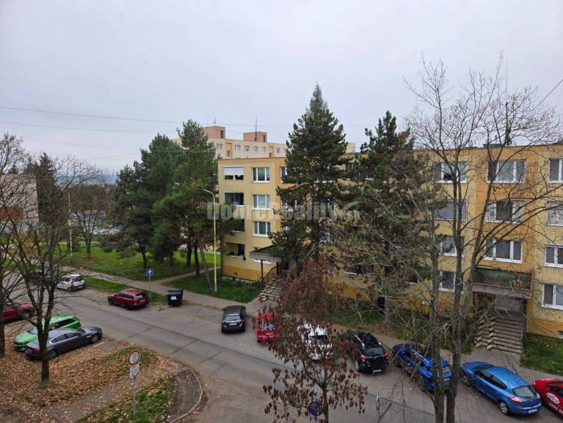 Krásny, moderný 3 izbový byt na predaj v Prievidzi na Gorkého ulici.