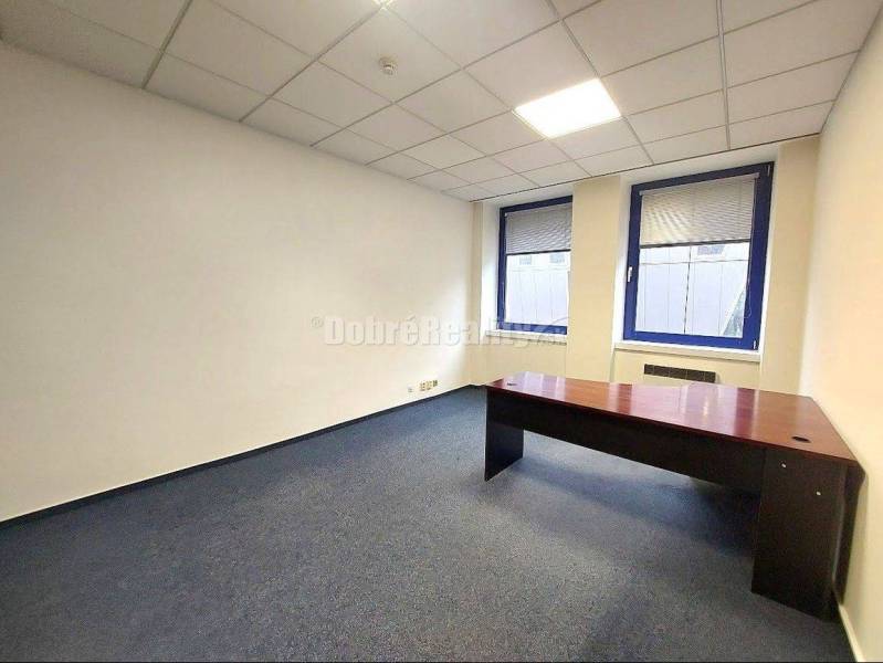 PRENÁJOM: KANCELÁRSKY PRIESTOR V CENTRE  BANSKEJ BYSTRICE