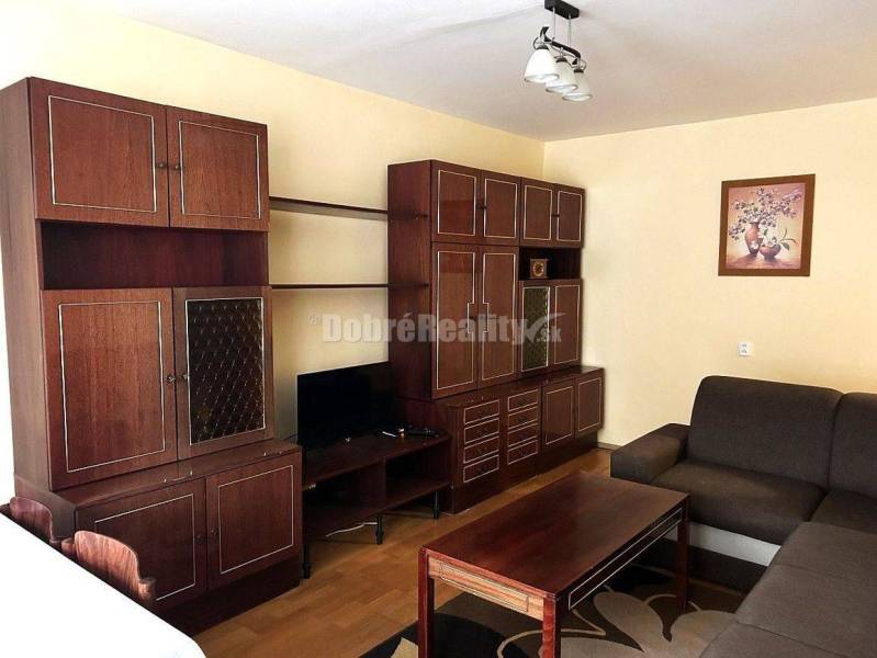  PRENÁJOM: PRIESTRANNÝ 2-IZBOVÝ BYT S BALKÓNOM V MARTINE