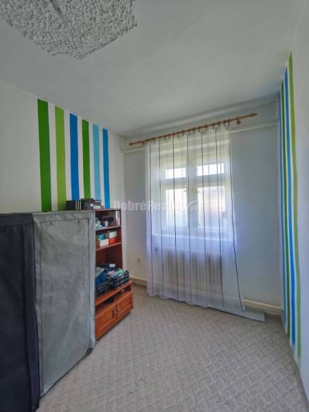 Viacgeneračný rodinný dom v pôvodnom stave ,super dispozícia , veľký p