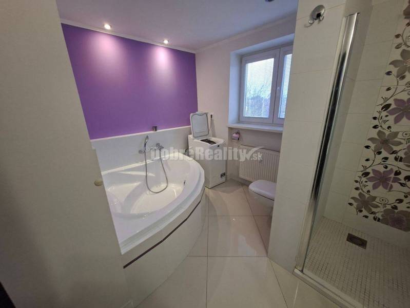 DOBRÉ REALITY - Krásny 2-i. byt na prenájom na Starom sídlisku