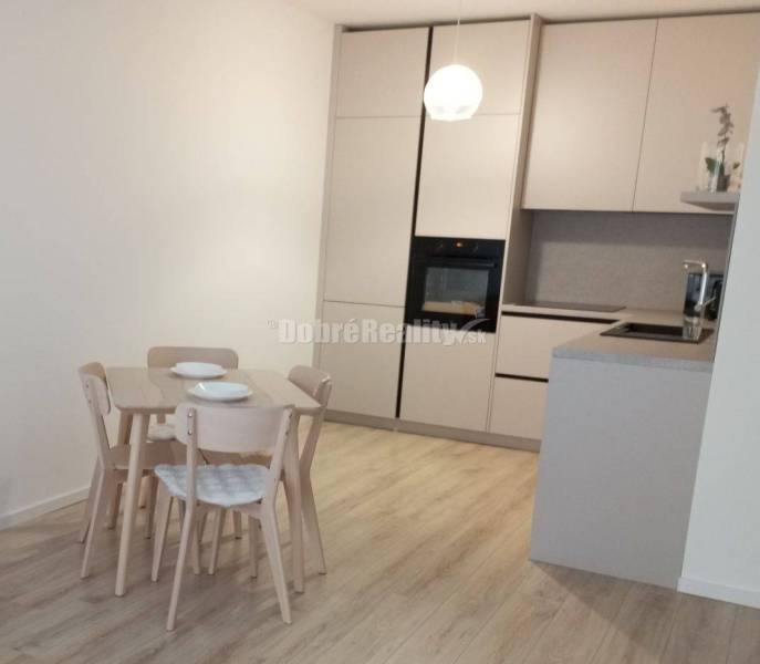 Dvojizbový byt v Seredi na PRENÁJOM