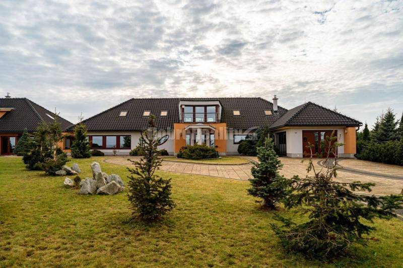 PREDAJ: Rodinný dom - rodinné sídlo v Turci, 400 m2, Laskár, okres Mar