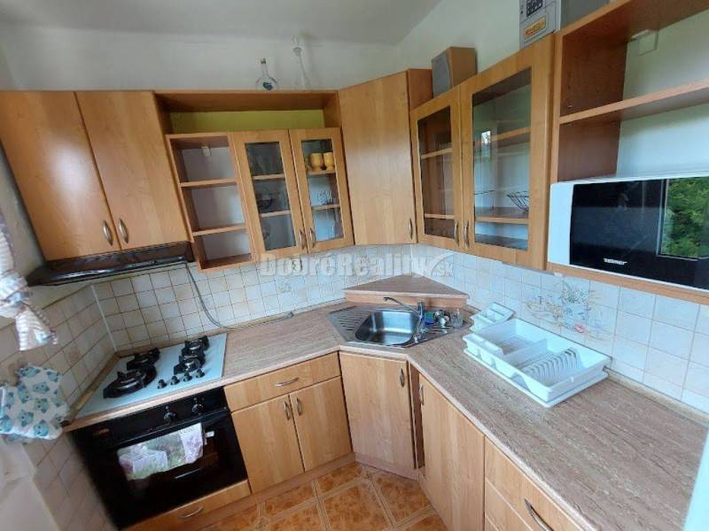 PRENÁJOM: 3 IZBOVÝ BYT S LOGGIOU V TOP LOKALITE, ŠVERMOVA ULICA