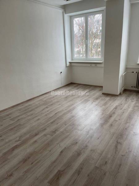 Na prenajom najlacnejšie komerčne priestory v Prievidzi.