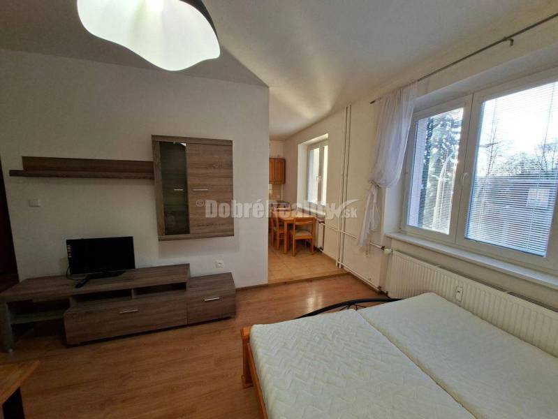 DOBRÉ REALITY - Krásny 2-i. byt s balkónom na prenájom na Starom sídli