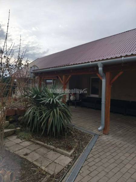 Ponúkame na predaj 3 -izb. rodinný dom po kompletnej rekonštrukcii v o