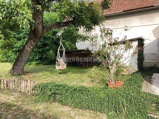 RK Dobré reality predáva dom s viničným domčekom v obci Bajtava