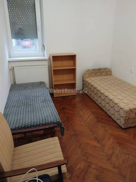 Na prenájom veľký 4-izbový byt pre skupinu osôb