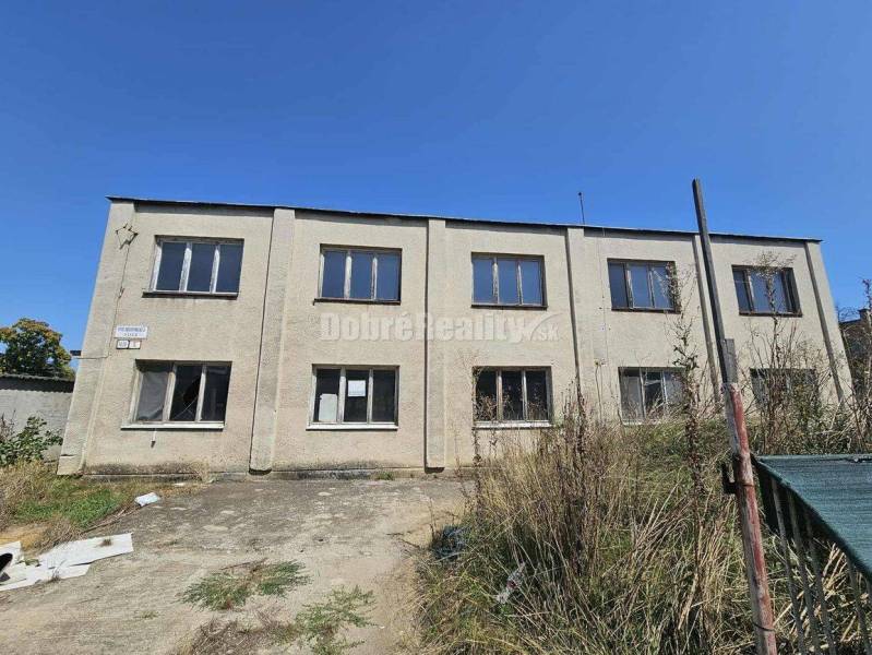 Na predaj komerčná budova v centre Nového Mesta nad Váhom – ideálna na