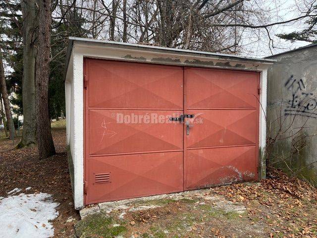 PRENÁJOM: Garáž v centre mesta Martin, ul. A. Sokolíka